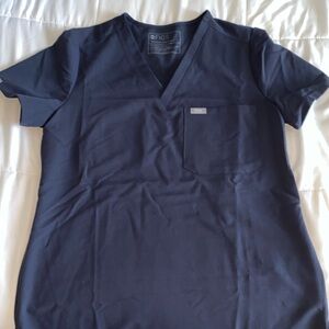 Figs Catarina One Pocket Scrub top- Quiet Navy, Small